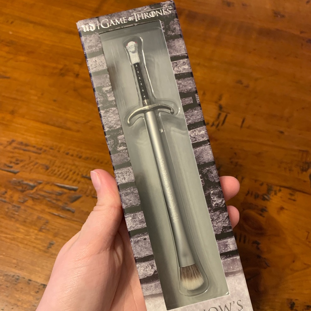 SOLD* Urban Decay Game of Thrones Longclaw Brush